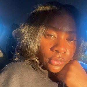 Meet your Posher, Timia